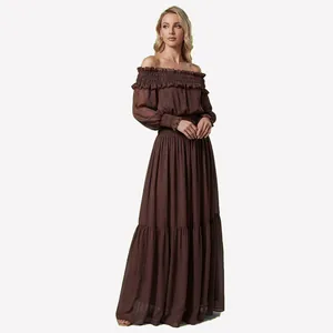 Elegante vestido largo marrón con hombros descubiertos, cintura elástica y mangas largas