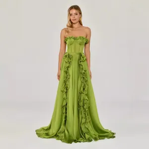 Elegante vestido de banquete francés verde con volantes y silueta de línea A plisada