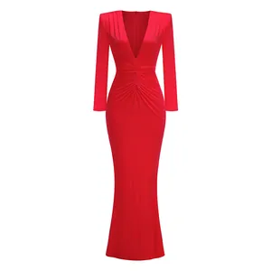 Elegante vestido de noche rojo de manga larga con escote en V y talle fruncido