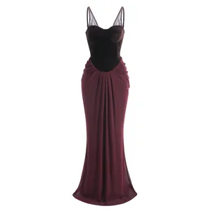 Elegante vestido de noche estilo francés con tirantes y falda larga granate