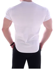 Vue arrière d'un t-shirt blanc moulant de fitness pour hommes sportifs