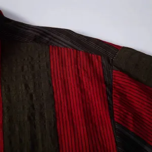 Chemise décontractée à manches courtes pour hommes avec imprimé à rayures rouges