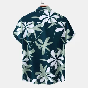 Vue arrière d'une chemise hawaïenne à manches courtes pour homme motif floral vert.