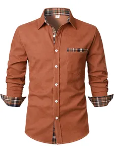 Camicia da uomo in velluto a coste color terracotta con dettagli a quadri su colletto