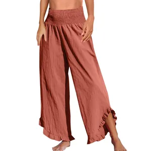 Detailansicht der hohen, elastischen Taille und des Rüschensaums dieser Hose