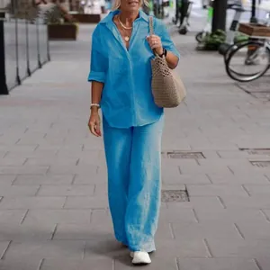 Elegantes himmelblaues Zweiteiler-Set mit langärmligem Hemd und weiter Hose für Damen