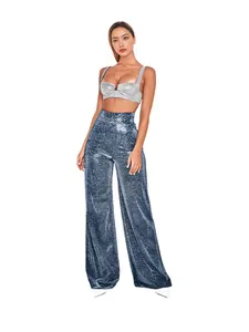 Pantalon large à paillettes bleues taille haute et brassière à sequins argentés élégante