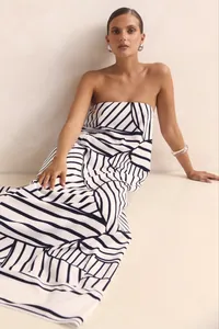Elegant strapless long dress with black and white geometric stripe pattern for summer