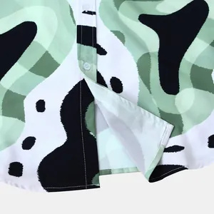 Gros plan détaillé d'un ourlet de chemise hawaïenne pour homme avec imprimé menthe