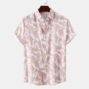 Chemise hawaïenne à manches courtes pour hommes avec motif géométrique beige détail.