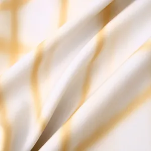 Détail macro de tissu à rayures blanches et jaunes pour chemise hawaïenne homme.
