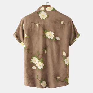 Vista posteriore di una camicia uomo marrone a maniche corte con stampa floreale.