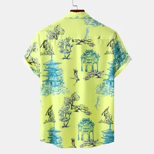 Vue arrière d'une chemise hawaïenne pour hommes avec imprimés pagode et grue sur fond vert néon.