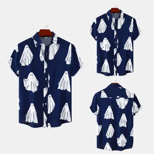 Vista dettagliata fronte e retro di camicia blu scuro a maniche corte con fantasmi