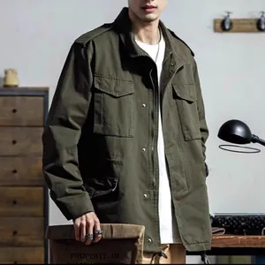 Chaqueta militar vintage verde oliva para hombre con cuatro bolsillos cargo funcionales