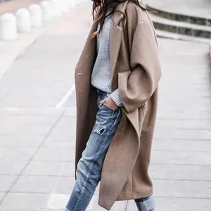 Stijlvolle oversized casual effen wollen jas voor dames in een chique streetstyle outfit