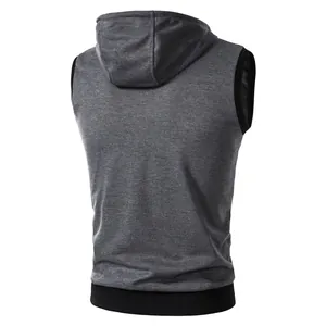 Vue arrière d'un gilet de sport à capuche pour homme, coupe ajustée, couleur gris foncé