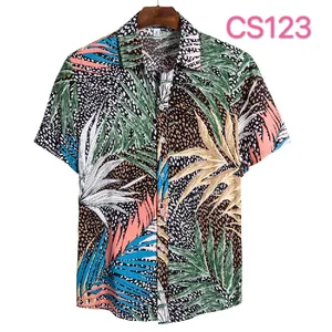 Vibrant tropical leaf print men's short-sleeved casual button-down shirt for summer fashion