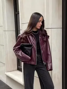 Veste de moto oversize en similicuir bordeaux pour femme au look street style