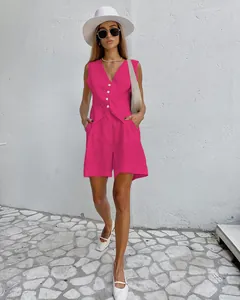 Modisches rosa Set aus ärmelloser Baumwoll-Leinen-Weste und Shorts für Damen im Sommer
