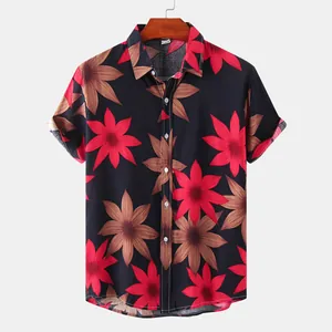 Camicia estiva da uomo a maniche corte con stampa floreale rossa e marrone su fondo nero.
