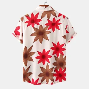 Vista posteriore di camicia a maniche corte da uomo con stampa floreale rossa e marrone