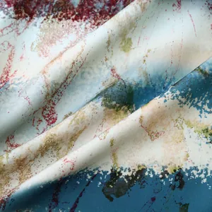 Gros plan sur un tissu à imprimé floral abstrait pour chemises hawaïennes pour hommes.