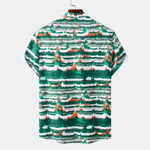 Vue arrière d'une chemise hawaïenne à manches courtes pour hommes avec imprimé vert orange