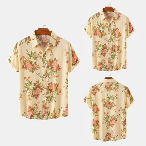 Vedute dettagliate di camicia a fiori da uomo a maniche corte con colletto a rever