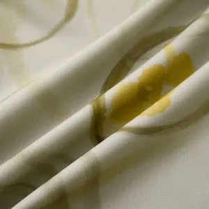 Détail macro du tissu à imprimé floral hawaïen pour chemise à manches courtes homme