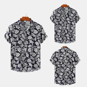 Viste dettagliate da più angolazioni della camicia a maniche corte floreale da uomo bicolore