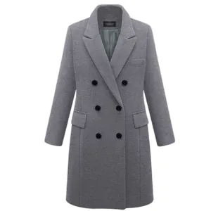 Elegante abrigo largo de lana gris cruzado para mujer, estilo profesional para invierno.