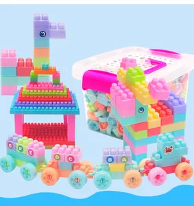 Set di costruzioni educative color pastello con treno dell'alfabeto e scatola portaoggetti