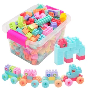 Blocchi da costruzione educativi colorati con scatola e trenino delle lettere per bambini