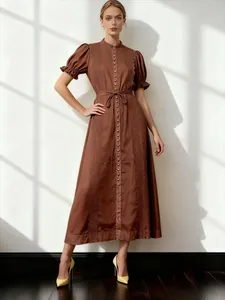 Robe Midi en Coton et Lin Rétro Japonais Femme Col Rond Manches Bouffantes Broderie Ajourée Simple Boutonnage Robe Printemps Élégante