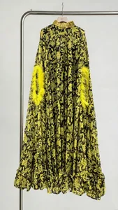 Vintage κίτρινο paisley μάξι φόρεμα με φτερά στα μανίκια και χρυσό γιακά με πούλιες
