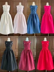 Eleganti abiti da ballo a sbuffo senza maniche stile francese in sette vari colori.