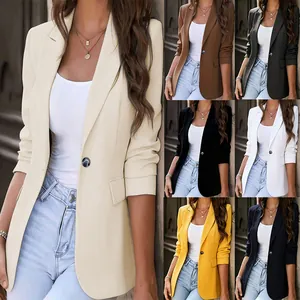 Professionele, slank gesneden damesblazer getoond in diverse elegante kleuropties.