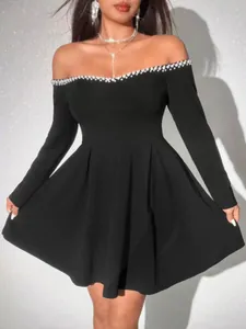 Elegant Off-The-Shoulder Artificial Pearl Decoration Mini Dress Women Sexy Slim Fit Waist A-Line Long Sleeve Stitched Dress For Banquet Party Women Clothing