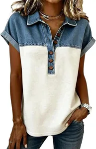 Vue détaillée du polo patchwork pour femme avec col en denim et boutons en bois