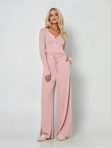 Rosa geripptes Strick-Zweiteiler-Loungewear-Set mit Langarm-Henley-Top und weitem Bein