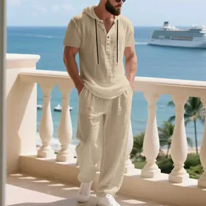 Set casual da uomo in lino beige con felpa con cappuccio e pantaloni larghi mare