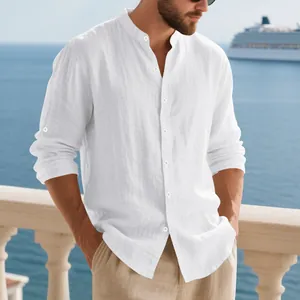 Vue détaillée d'une chemise décontractée en lin blanc à manches longues pour homme