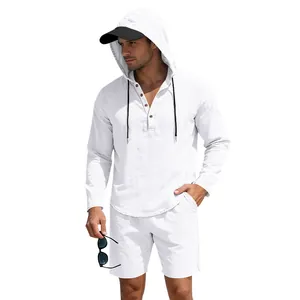 Heren witte linnen set met capuchon shirt en korte broek voor zomerse strandoutfit