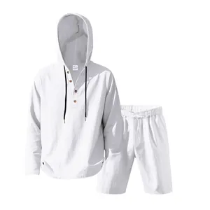 Vooraanzicht van ademend wit katoenen linnen herenset met hoodie shirt en korte broek