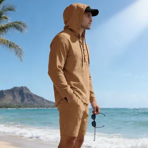 Heren casual linnen set met hoodie shirt en bijpassende korte broek voor zomer op strand