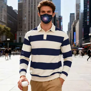 Détail d'un polo à manches longues à rayures bleu marine pour homme, look urbain décontracté
