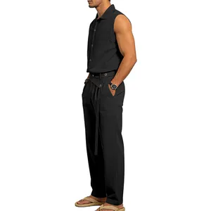 Vista lateral del conjunto de lino negro para hombre con camisa sin mangas y pantalón largo