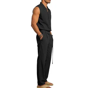 Vista lateral del conjunto casual de verano para hombre en lino negro sin mangas