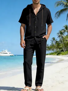 Lässiges schwarzes Herren-Leinen-Set mit Kapuzenhemd und langer Hose für den Sommerurlaub